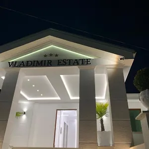Vladimir Estate Quarto em Acomodações Particulares