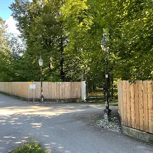 https://villa-zollhaus-bed-breakfast.com-bavaria.com