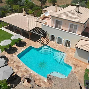 https://vila-relaxmountain-bb.hotelaalgarve.com